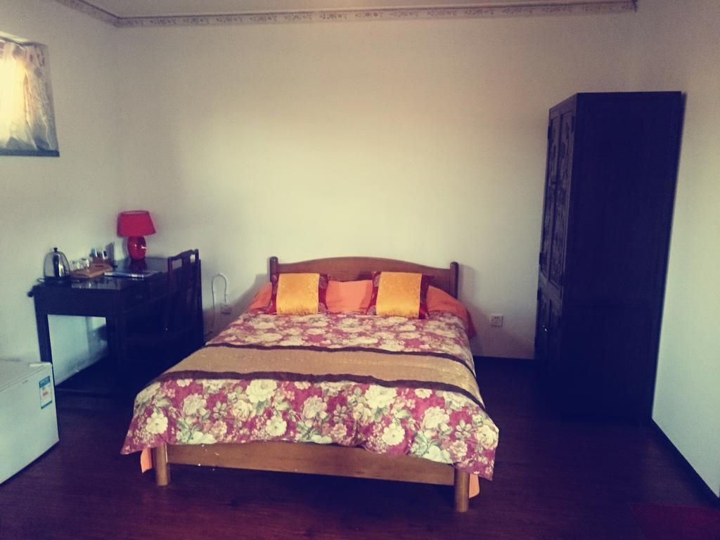 Templeside Deluxe Hutong Hotel Peking Rum bild